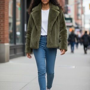 Rampage Olive Teddy Jacket. Size Large. New with tags.